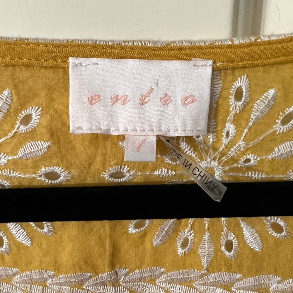 Entro Large Top Mustard/White Stitching - Picture 5 of 8